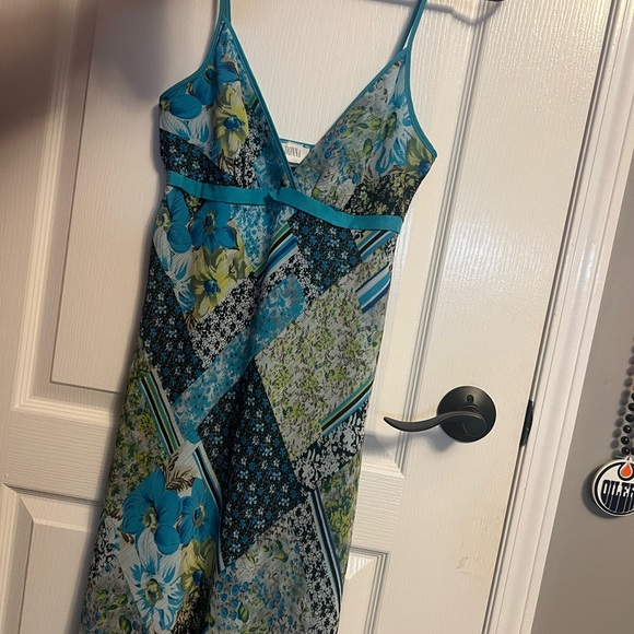 Long Dress - Picture 3 of 6